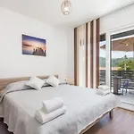 Schoenes Haus Fuer 8 Personen Mit Grossem Schwimmbad By Interhome